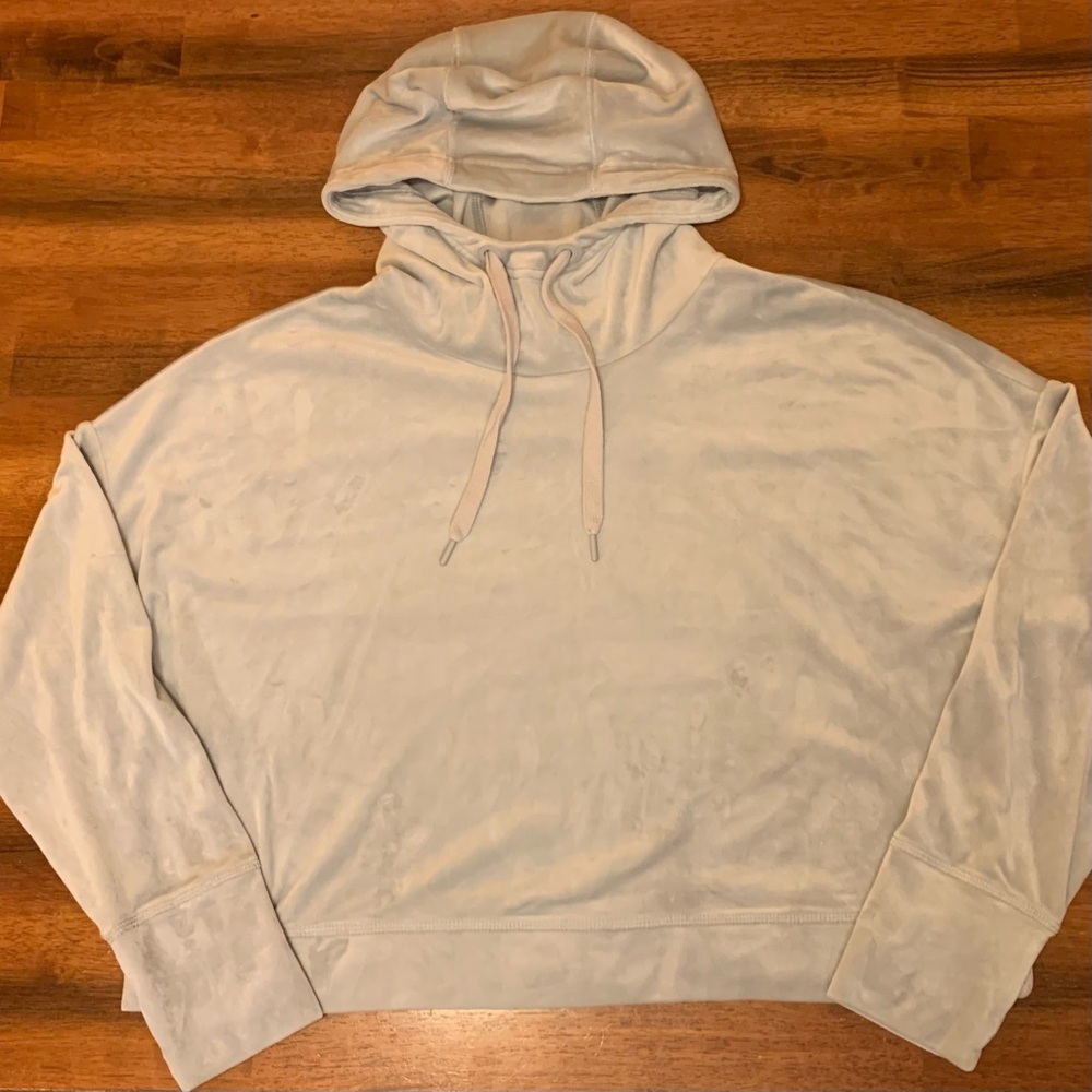 OFFLINE by Aerie Cropped Hoodie XL Light Gray/ Silver Long Sleeve Thumb Holes